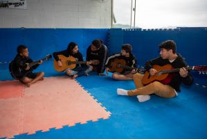 4.2 Coral, violão e violino – Morro do Quilombo – Prof. Bruno